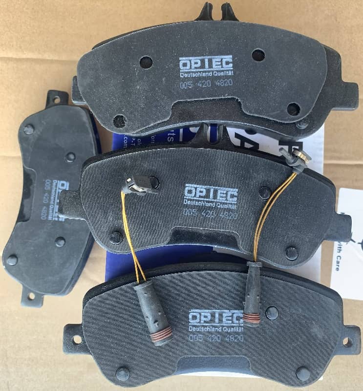 Front Brake Pads for Mercedes-Benz GLK250 GLK350