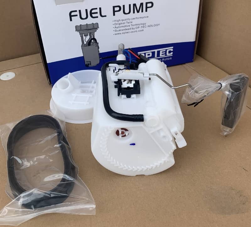 FUEL PUMP ASSEMBLY FOR MERCEDES-BENZ W203 C240, C320. C230. COUPE/CONVERTIBLE, CLK320, CLK500
