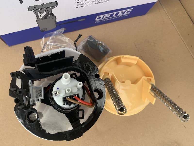 Fuel Pump Assembly for Mercedes W211 E320 E280 E500 CLS550 2002-2009