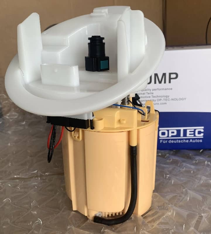Fuel Pump Assembly For Mercedes W212 S212 E350 CLS350 Diesel