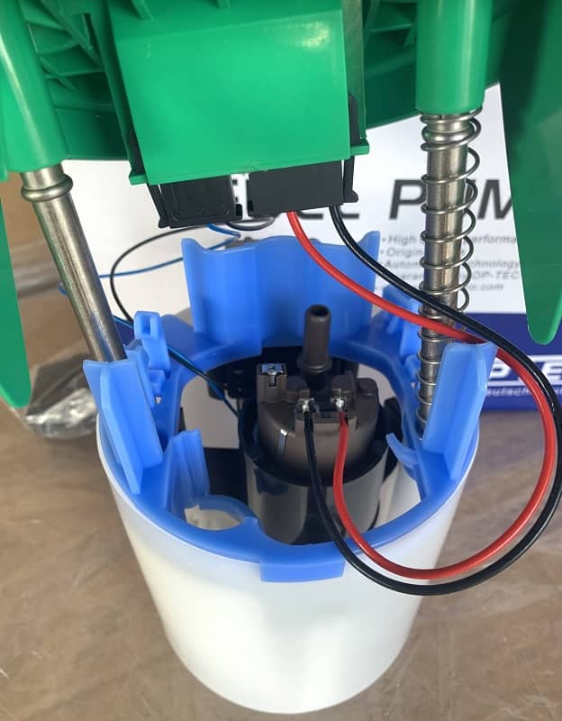 Fuel Pump Assembly For Mercedes-Benz W204 W212 X204 C300 C350 E350 E500 GLK350