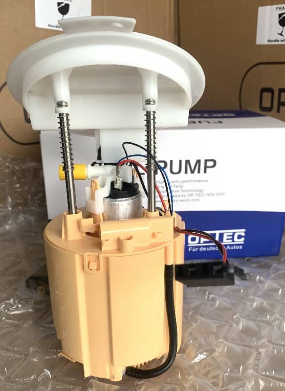Fuel Pump Assembly For Mercedes-Benz W212 S212 Sedan Wagon 2.1-3.0L 2009