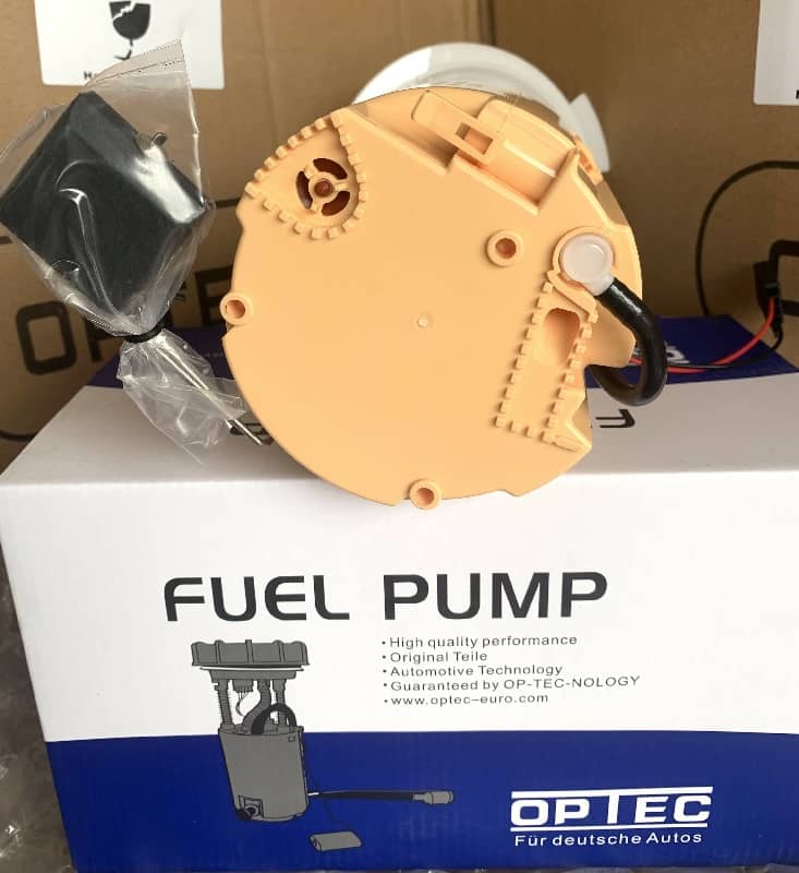 Fuel Pump Assembly For Mercedes-Benz W212 S212 Sedan Wagon 2.1-3.0L 2009