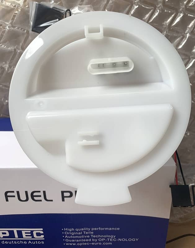 Fuel Pump Assembly For Mercedes-Benz W212 S212 Sedan Wagon 2.1-3.0L 2009