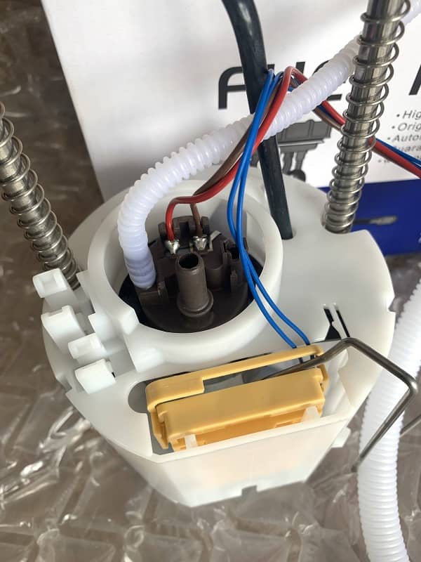 Fuel Pump Assembly For Mercedes-Benz  R350, r500