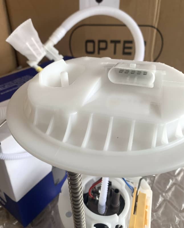 Fuel Pump Assembly For Mercedes-Benz  R350, r500